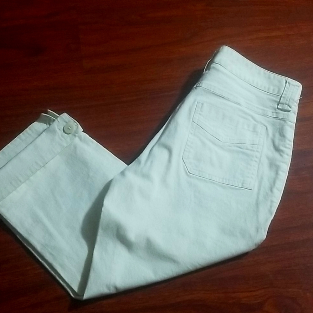 New man white pants